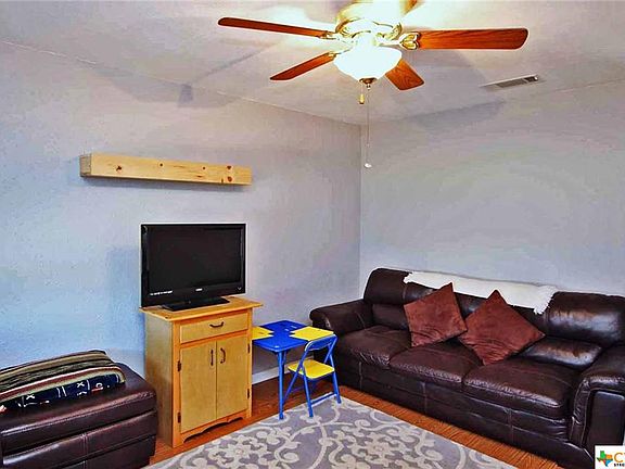 4th image of 2703 Mountain Ave