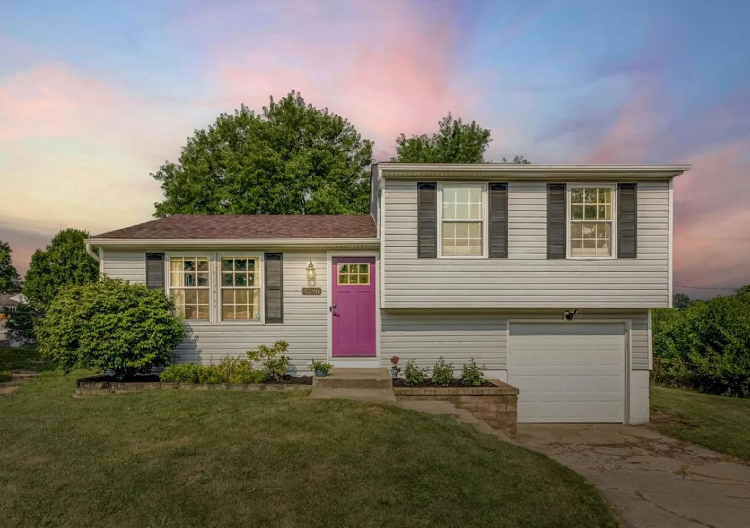 DELHI - Immaculate 3 Bedroom on Cul De Sac with deck — Photo 1