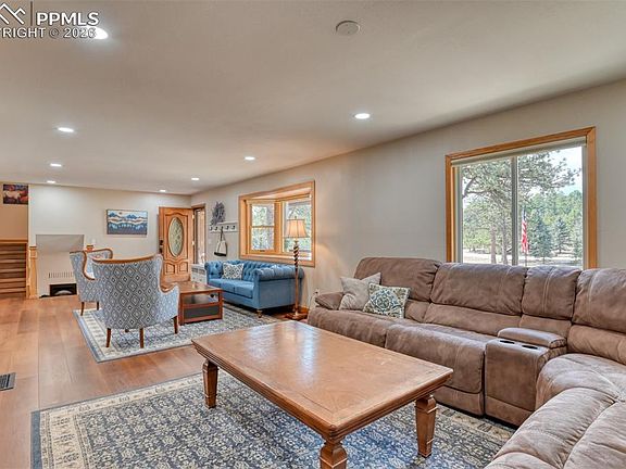 5th image of 8480 Lakeview Dr