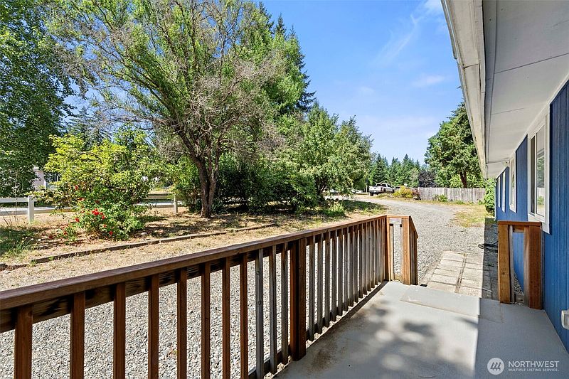 5th image of 32501 65th Avenue S