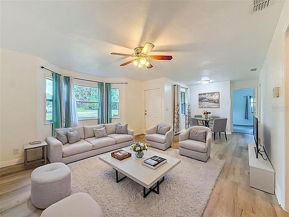 2nd image of 1926 Meadowridge Dr