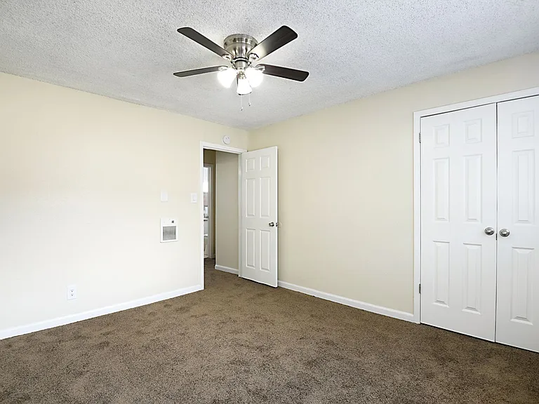 15735-15743 Eucalyptus Ave — Photo 21