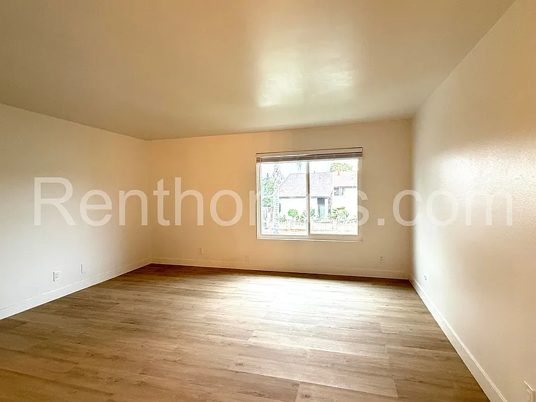 9342 Twin Mountain Cir — Photo 22