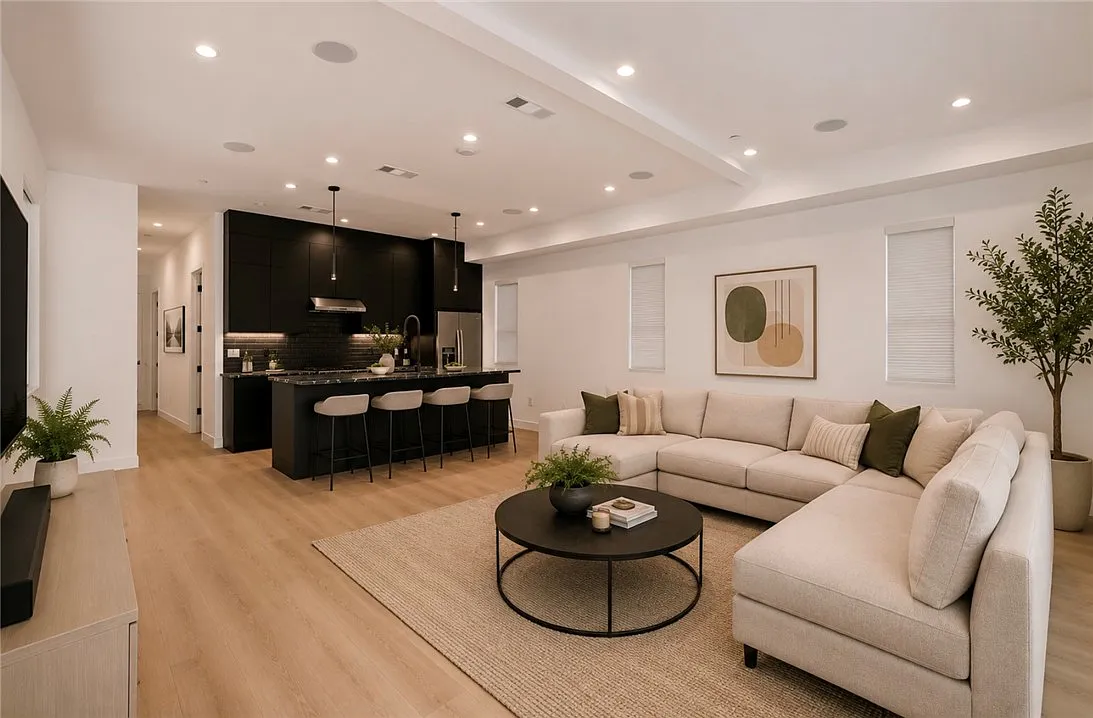 3 bed, 1463 sqft, $4,995 — Photo 2