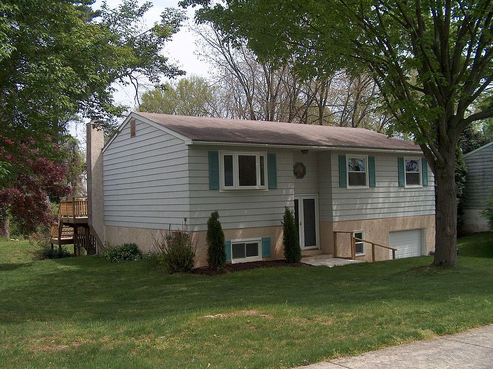 1st image of 7 Hillcrest Dr