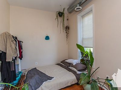 1st image of 1436 W Erie St APT 3B