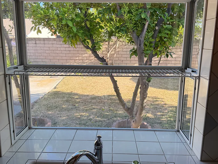3028 E Vermillion St — Photo 12