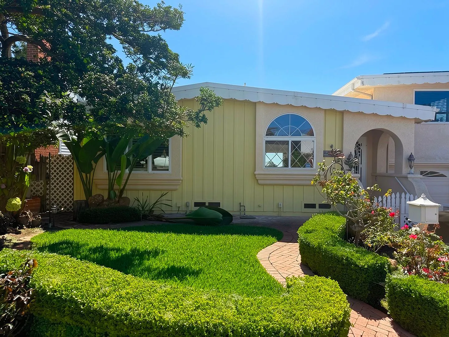 Gorgeous Ocean View Home — Photo 3