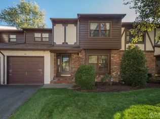 61 Teaberry Dr, Edison, NJ 08820