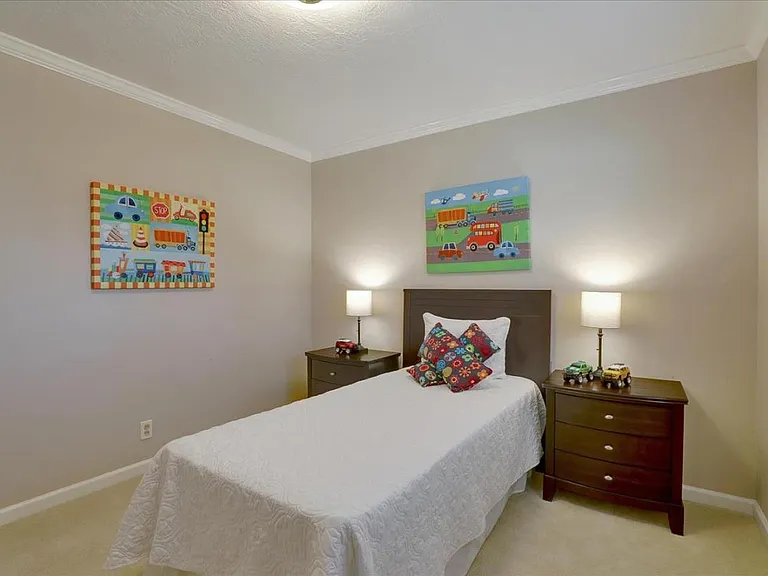 202 Belden Dr — Photo 7
