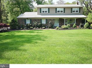 3402 Brae Bourn Dr, Huntingdon Valley, PA 19006