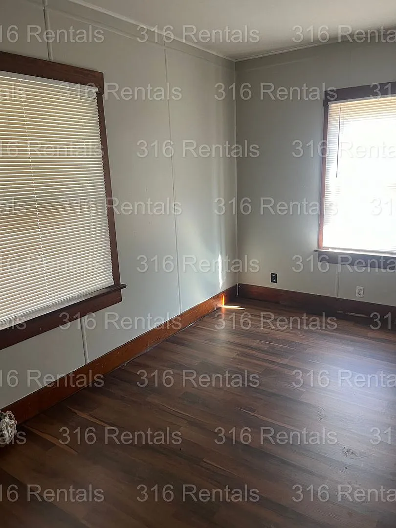 $775 - 2 bed 1 bath - Single Family Home — Photo 3