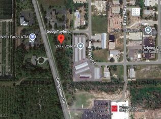 10150 Stringfellow Rd, Saint James City, FL 33956