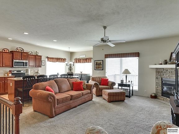 5th image of 9737 Valley View Dr