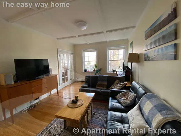 43 College Ave #4E, Somerville, MA 02144