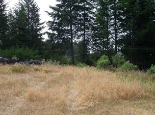 189 Hickory Rd, Whitethorn, CA 95589