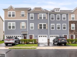 10 Naples Ln, Mount Laurel, NJ 08054