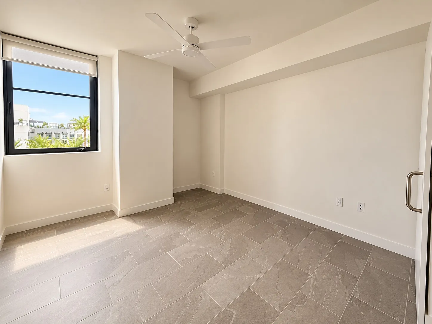 1 bed, 561 sqft, $2,700 — Photo 3