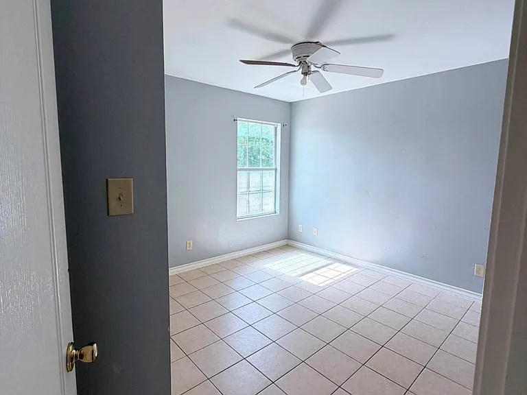 2419 Barrios St #3 — Photo 3