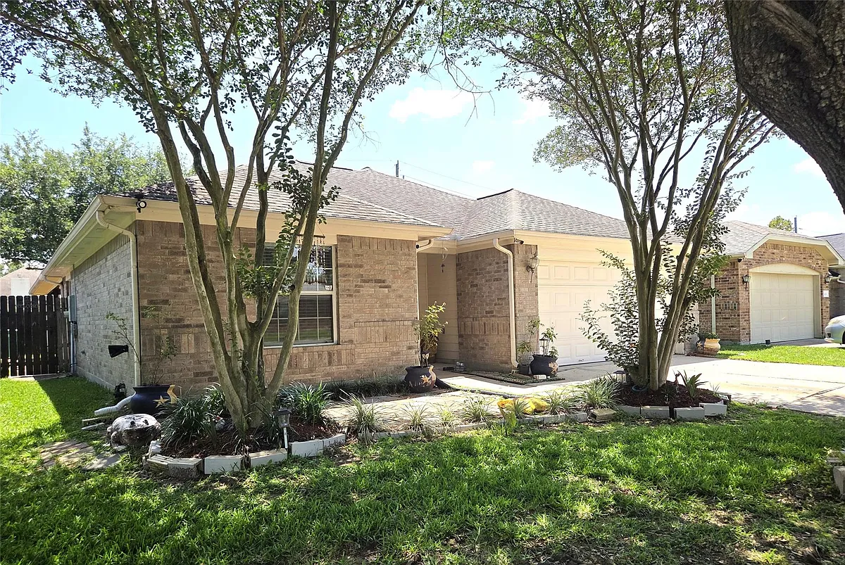 Building Photo - 18011 Featherfield Ln