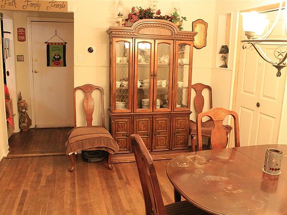 5th image of 3644 Demaret Dr