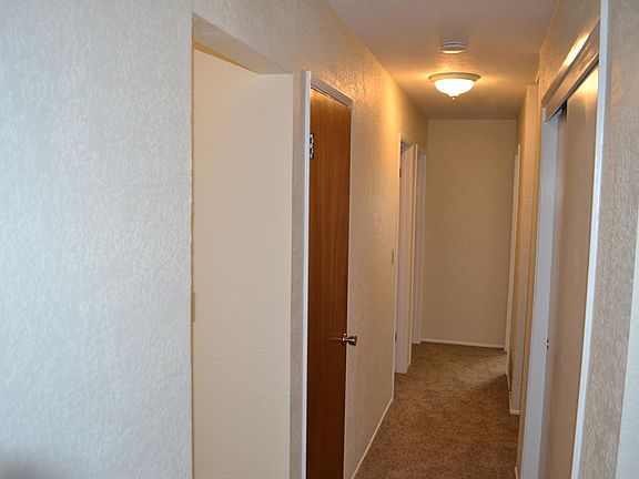 2nd image of 430 Redwood Ave