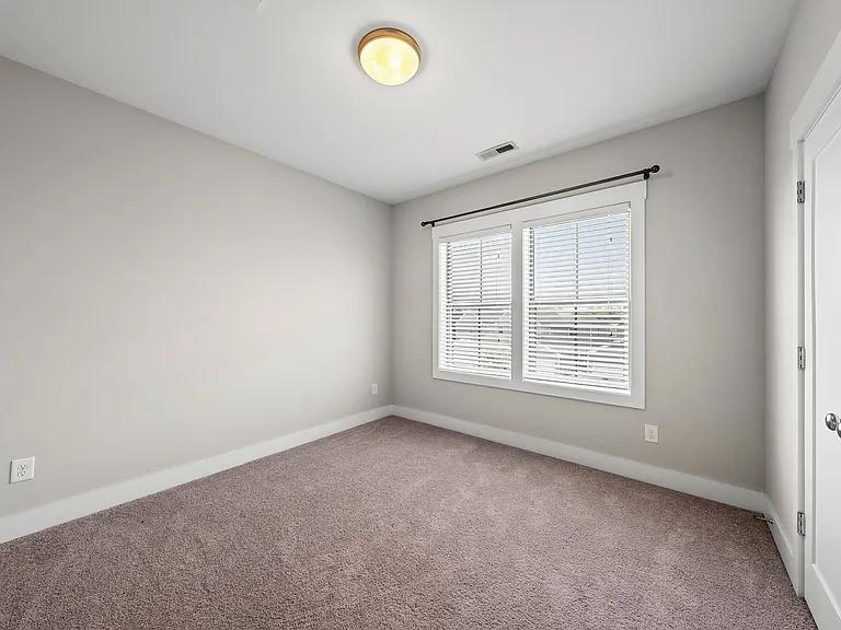 1813 Iron Mill Dr — Photo 37