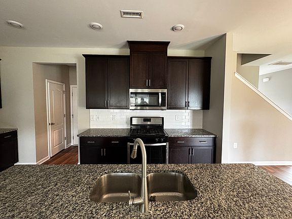 4th image of 101 Boone Lake Way