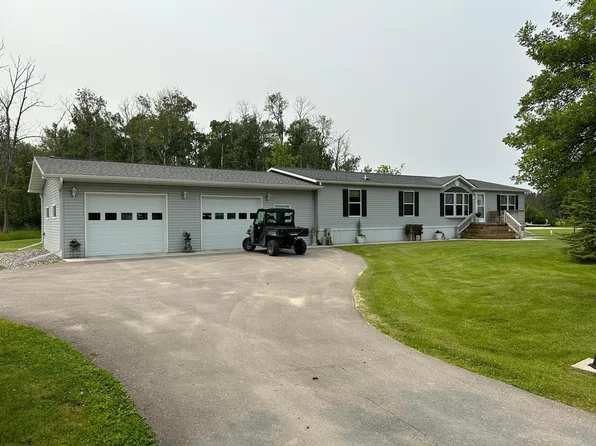 2023 Stanton Dr NW, Baudette, MN 56623
