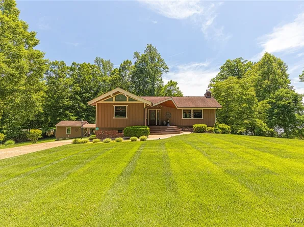 6816 Lakeshore Dr, Quinton, VA 23141