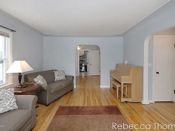 5th image of 1425 Pine Ave NW