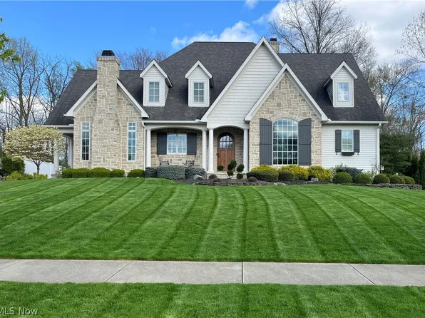 62 Stratford Rd, Hudson, OH 44236