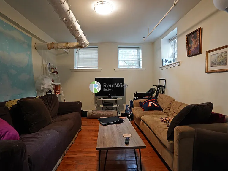 6 Camelot Ct #C — Photo 1
