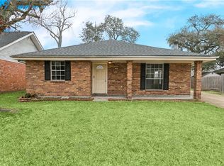 233 Ormond Village Dr, Destrehan, LA 70047
