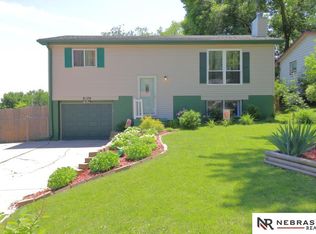 9129 Ruggles St, Omaha, NE 68134