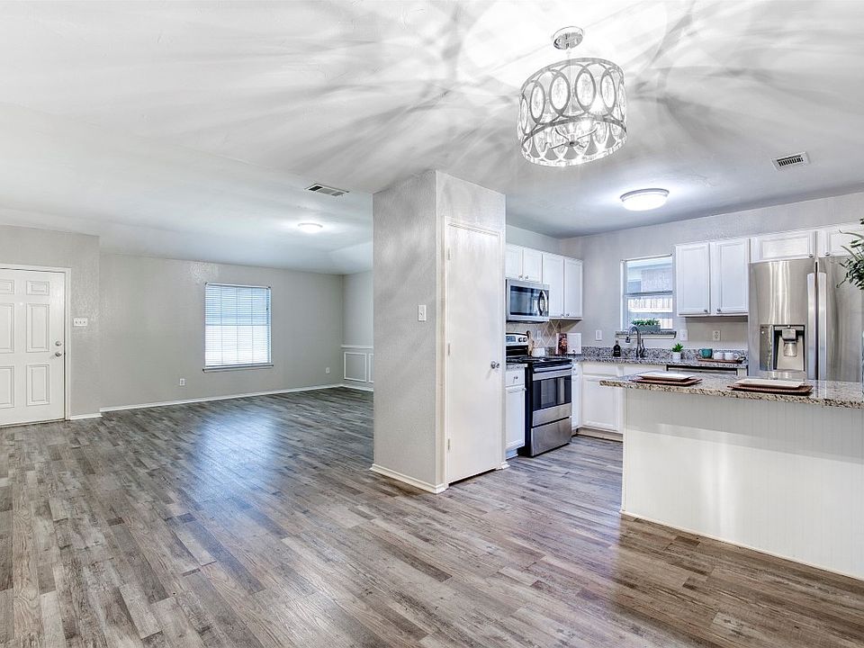 1st image of 617 Blueberry Hill Ln