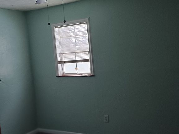 4th image of 19223 Firwood Rd