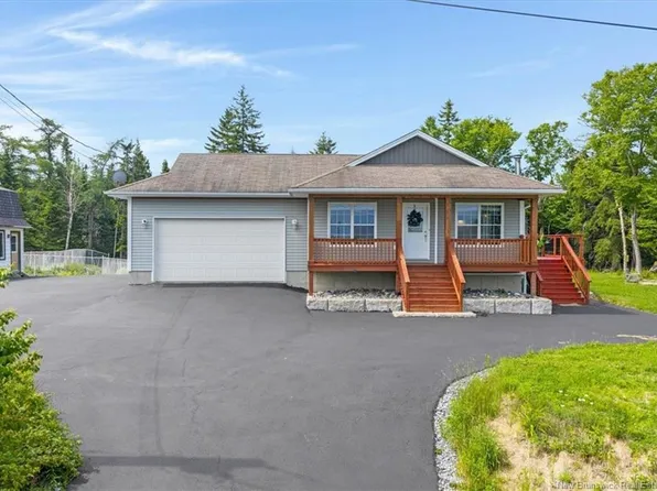 110 Hillcrest Rd, Saint John, NB E2N 1T3