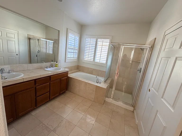 5780 Shadow Hill Dr — Photo 17