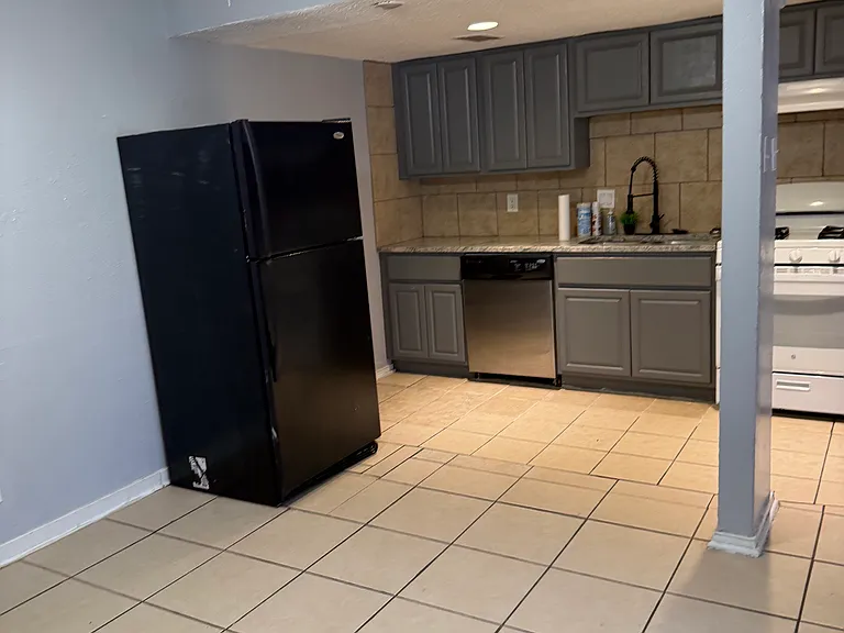 205 W Rochelle Rd — Photo 1
