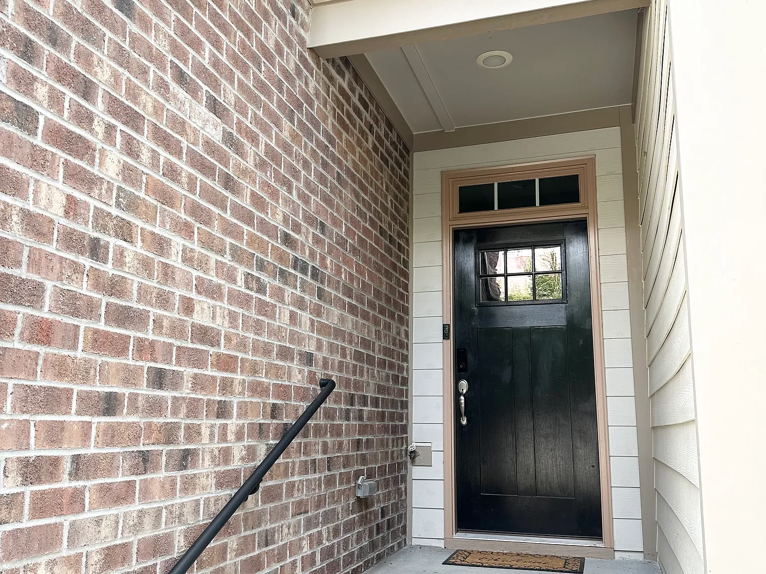 5 bed, 3.5 bath, 3190 sqft, $3,200 — Photo 2