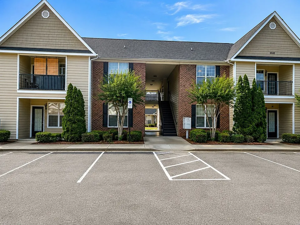 2645 McArthur Landing Cir #203