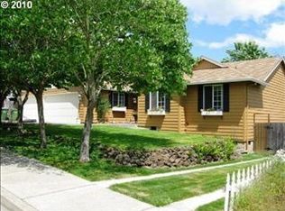 141 SW Spruce St, Dundee, OR 97115