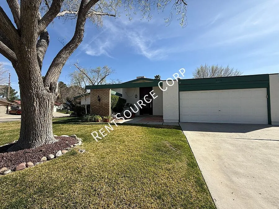 3 Bedrooms/2 Bathrooms Single Story Home for Rent in West Lancaster in Antelope Valley — Photo 3