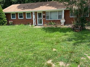 6826 Darby Ln, Springfield, VA 22150