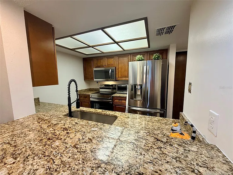 13602 S Village Dr #1106 — Photo 8