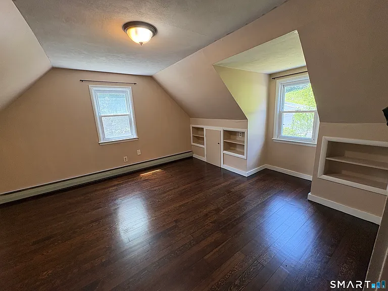 220 School St — Photo 16