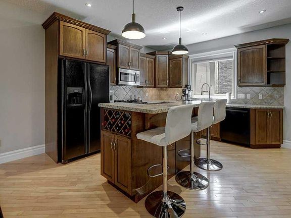 2nd image of 449 N 20th Ave NE #104