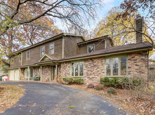 240 Banbury Rd, Mundelein, IL 60060