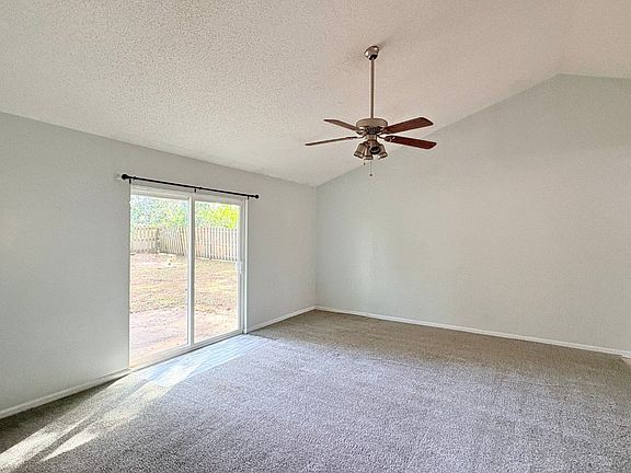 4th image of 304 McQueen Cir